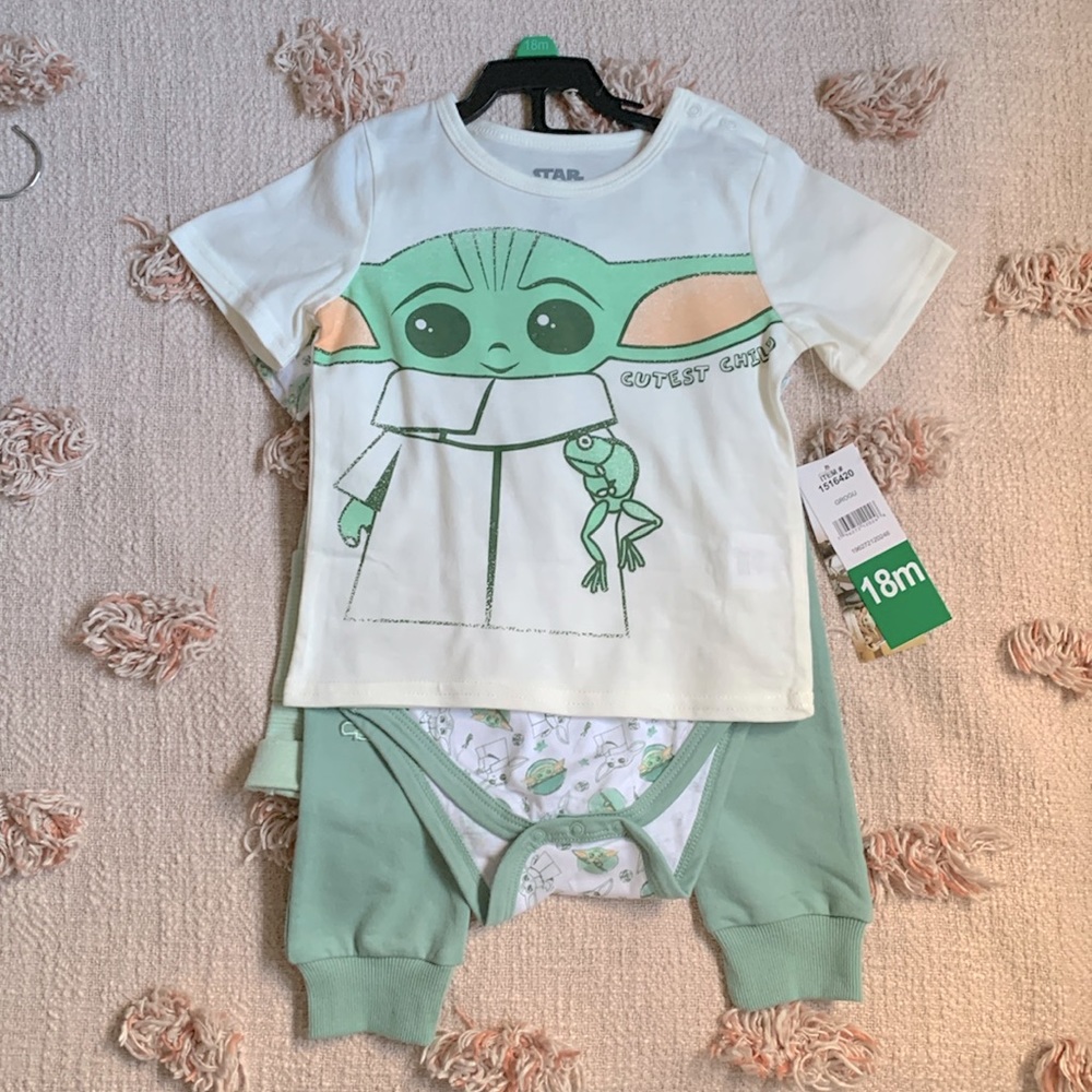 NWT 4-piece unisex Grogu (baby Yoda) Mandalorian outfit set